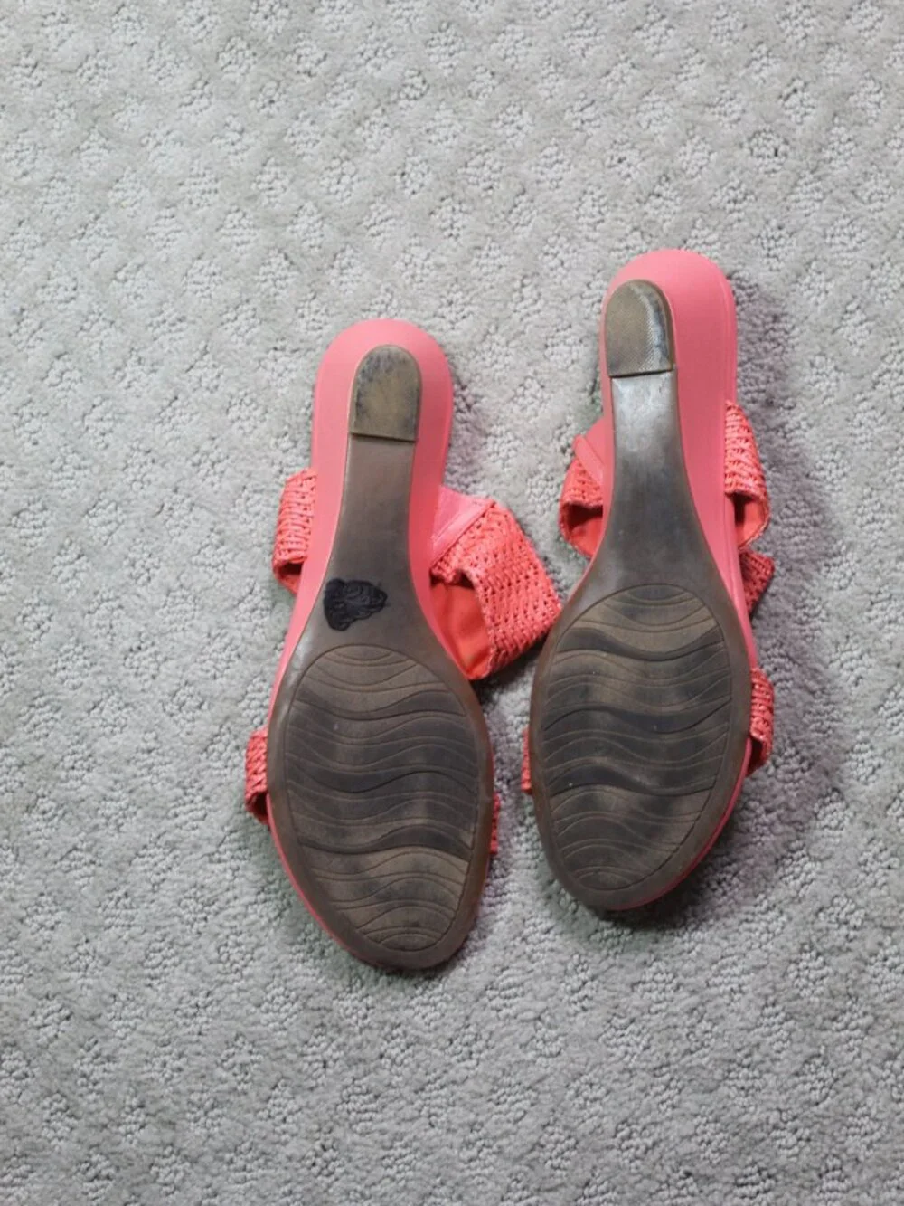 Amelia Grace Size 8.5M Bright Coral Woven Mesh Strappy Low Wedge Sandals